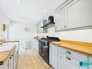 Kitchen- click for photo gallery